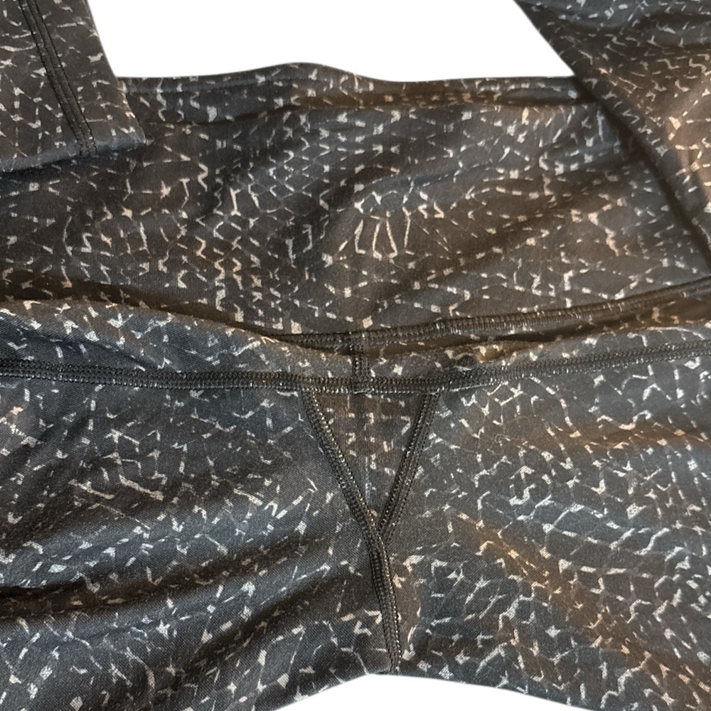 Lululemon Cropped Leggings - Picture 4 of 5